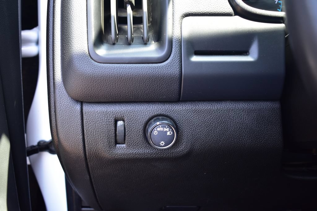 Used 2022 Chevrolet Colorado LT w/ Fleet Safety Package RWD image 32