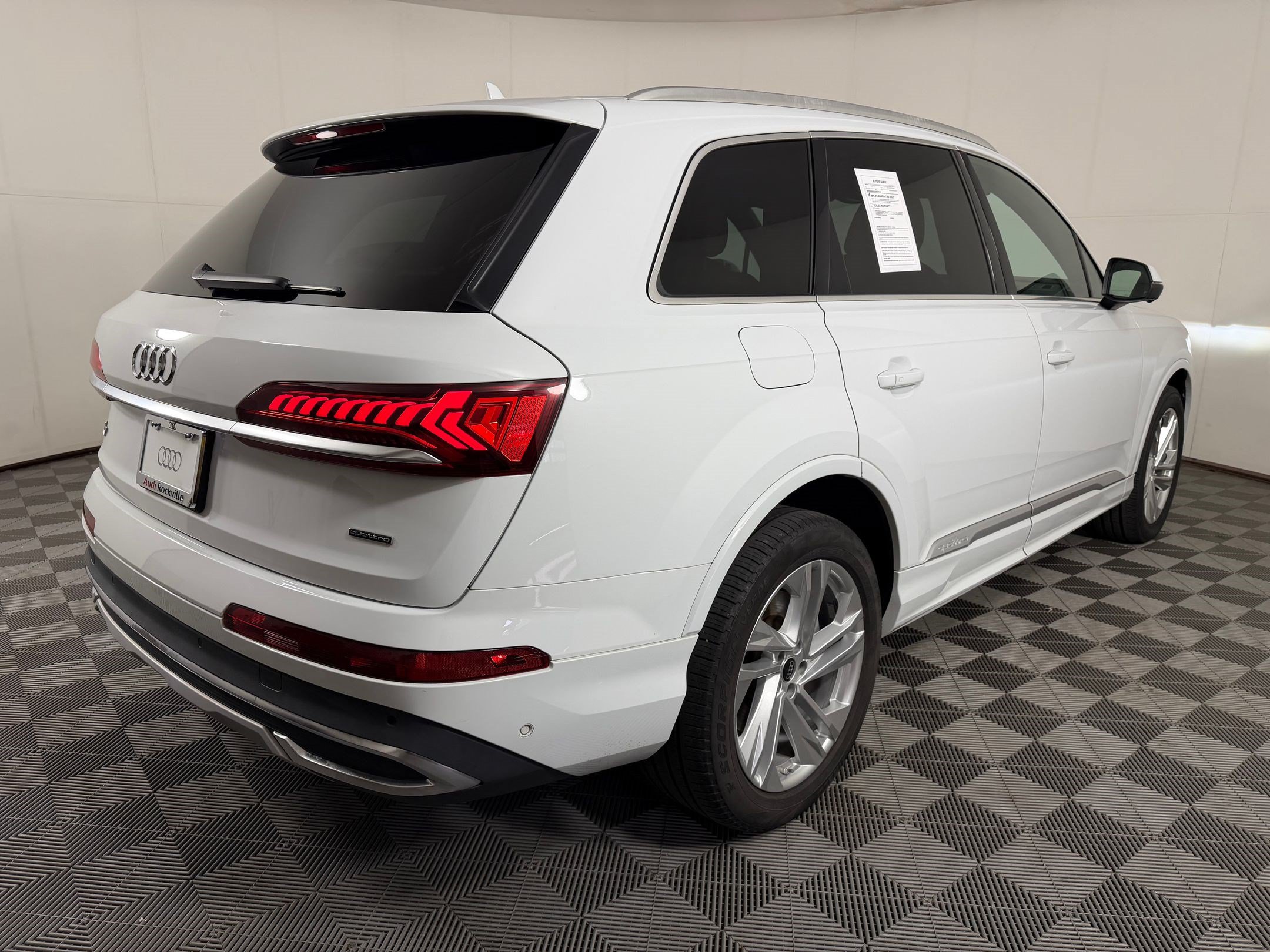 Used 2023 Audi Q7 2.0T Premium Plus w/ Premium Plus Package AWD/4WD image 9