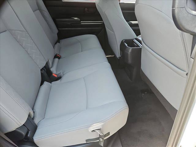 Certified 2025 Toyota Tacoma SR5 AWD/4WD image 25