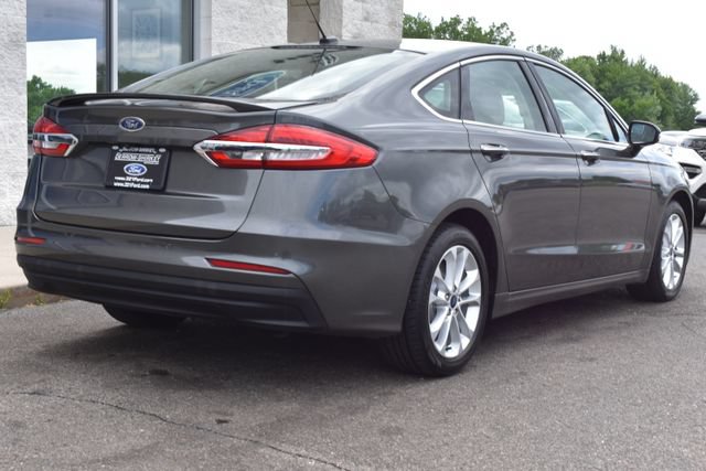 Used 2019 Ford Fusion Energi Titanium FWD image 17
