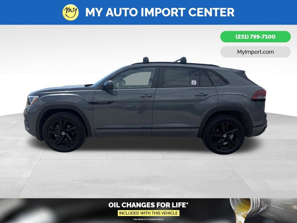 Used 2025 Volkswagen Atlas Cross Sport SEL R-Line AWD/4WD image 4