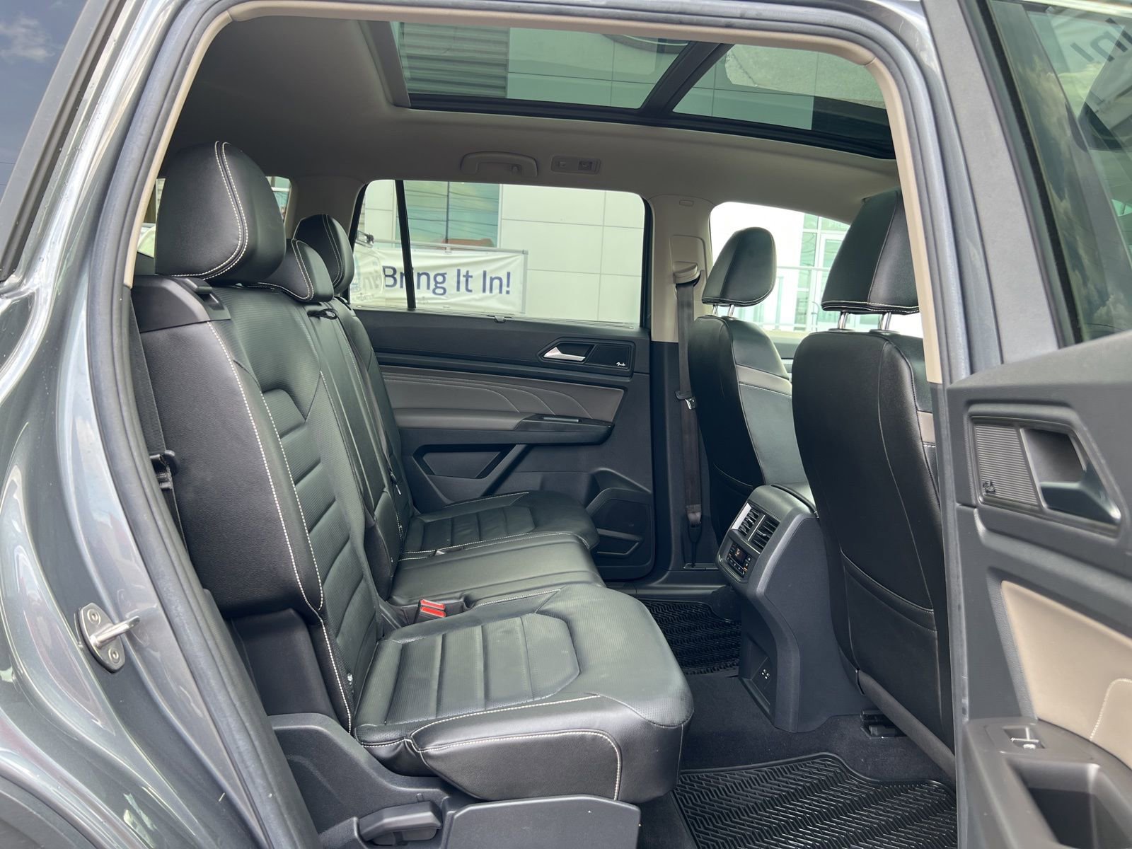 Used 2023 Volkswagen Atlas SEL Premium image 39