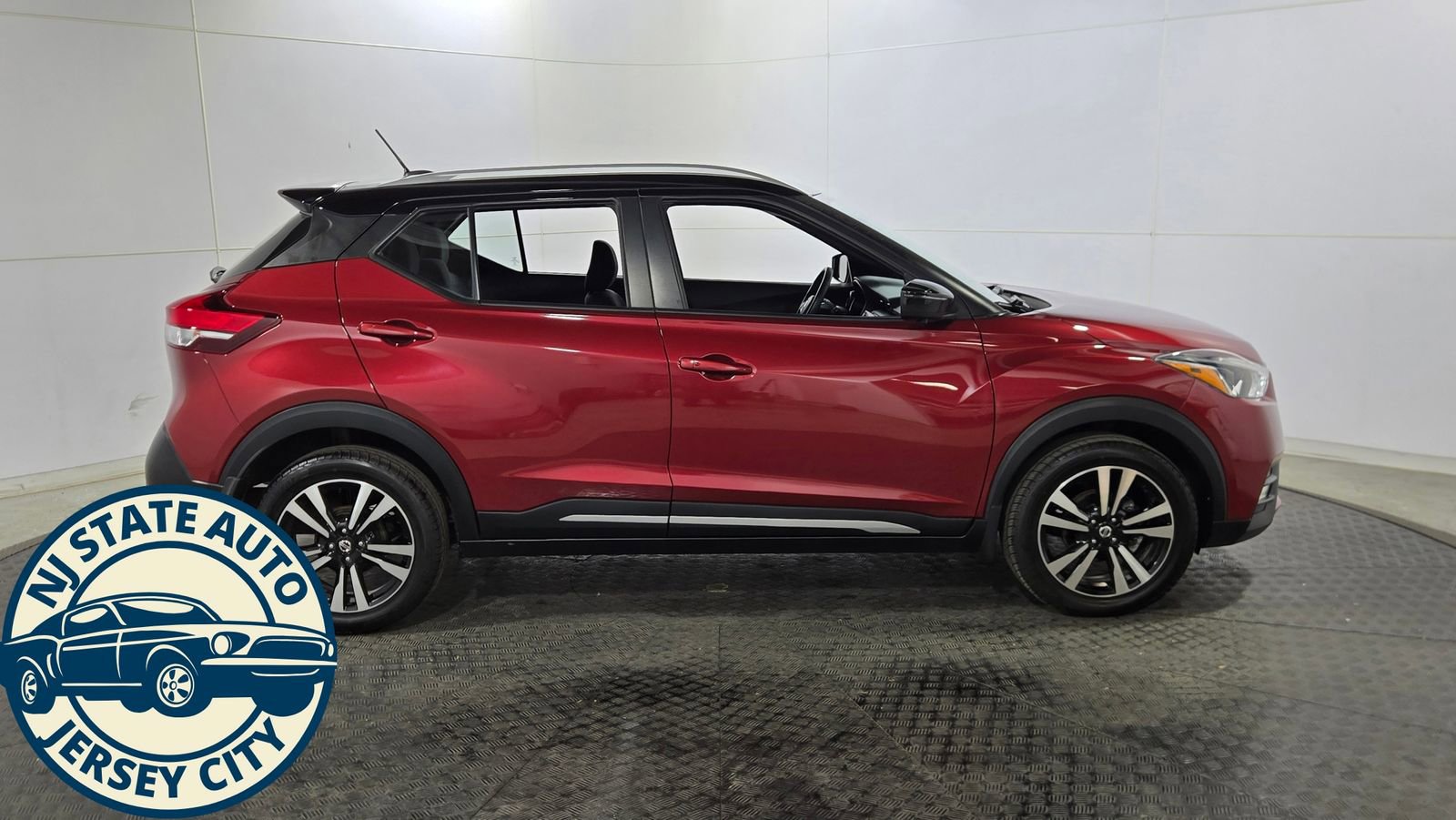 Used 2019 Nissan Kicks SR FWD image 8