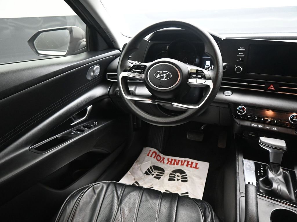Used 2023 Hyundai Elantra SEL image 14