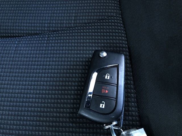 Certified 2025 Toyota RAV4 LE image 33