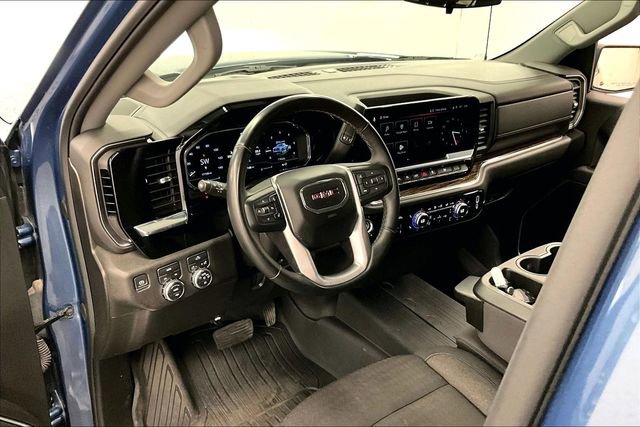 Used 2024 GMC Sierra 1500 Elevation w/ LPO, Elevation Black Package AWD/4WD image 16
