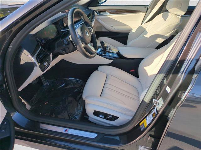 Used 2023 BMW 530e w/ M Sport Package RWD image 17
