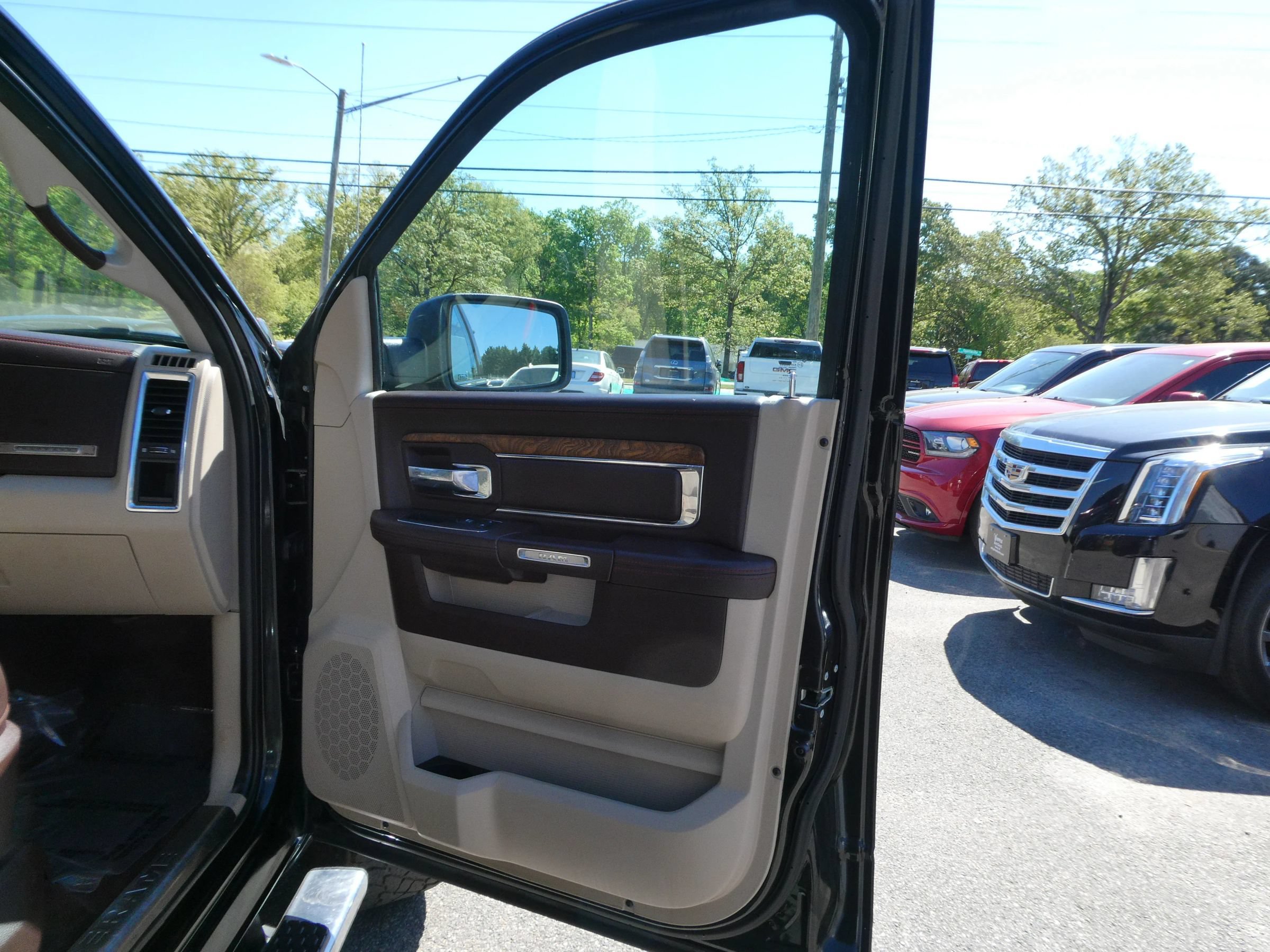 Used 2018 RAM 1500 Laramie Longhorn w/ Longhorn Southfork Package AWD/4WD image 26