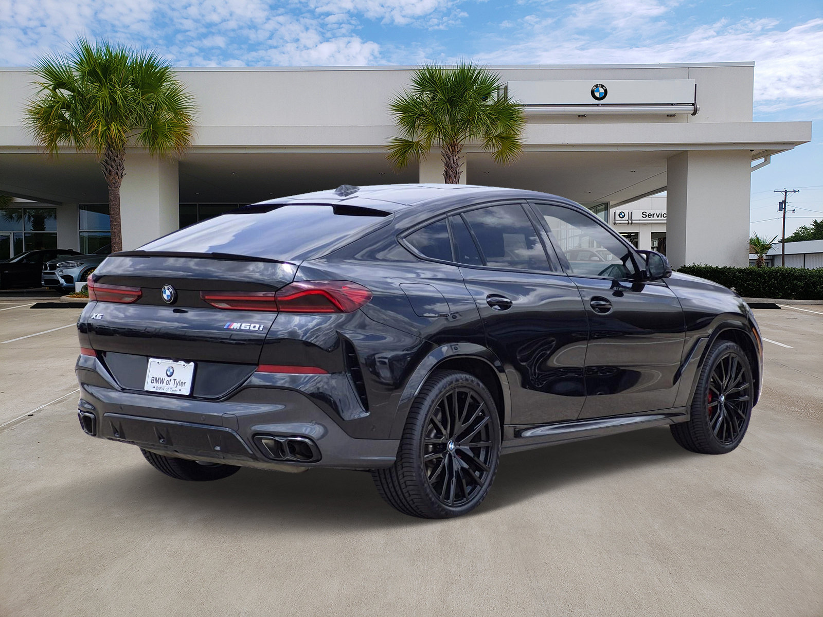 Certified 2025 BMW X6 M60i w/ Climate Comfort Package AWD/4WD image 4