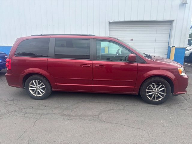 Used 2014 Dodge Grand Caravan SXT w/ UConnect Hands-Free Group