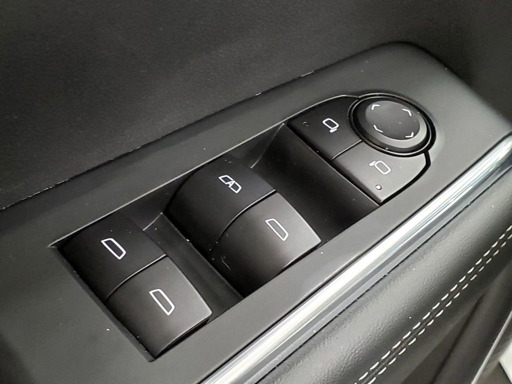 Used 2025 GMC Acadia Elevation image 27