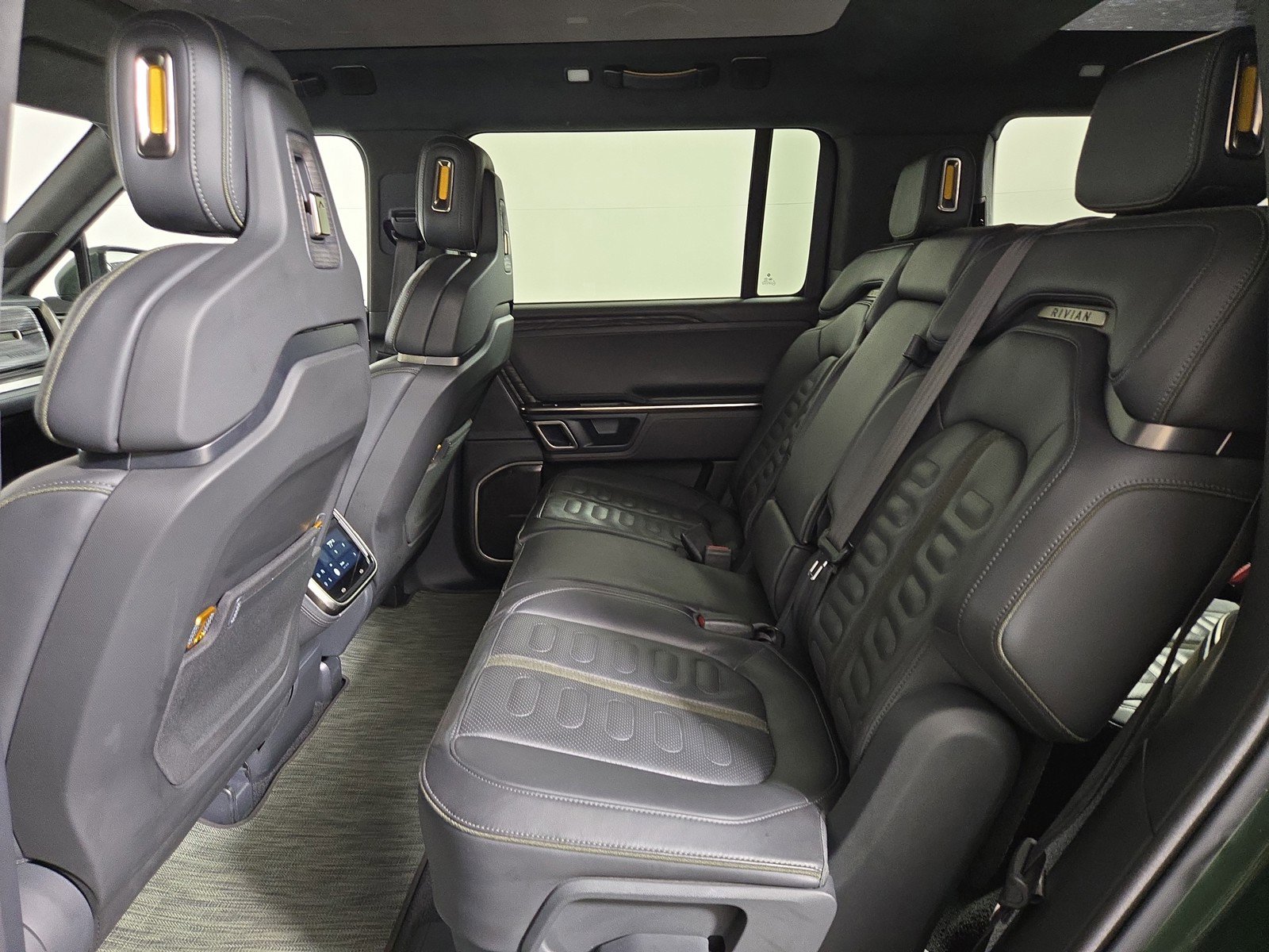 Used 2022 Rivian R1S Launch Edition image 21