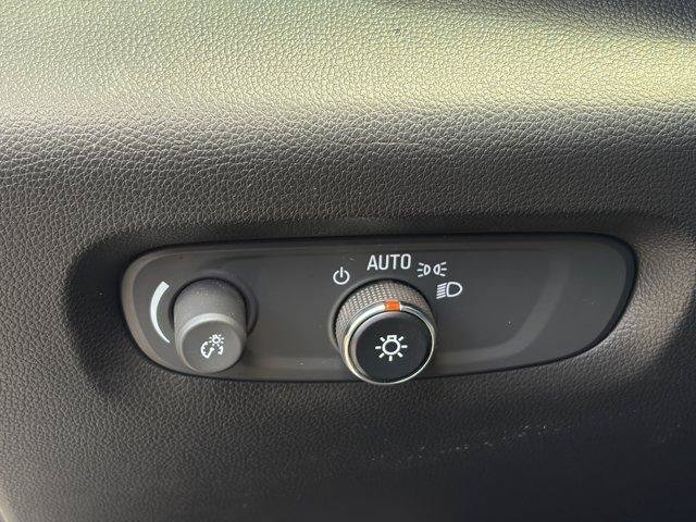 Used 2023 Chevrolet Traverse LT AWD/4WD image 9