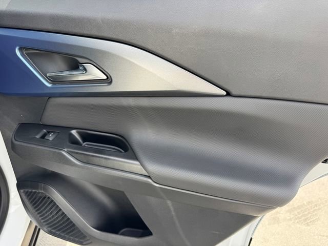 Certified 2025 Chevrolet Equinox EV LT image 11