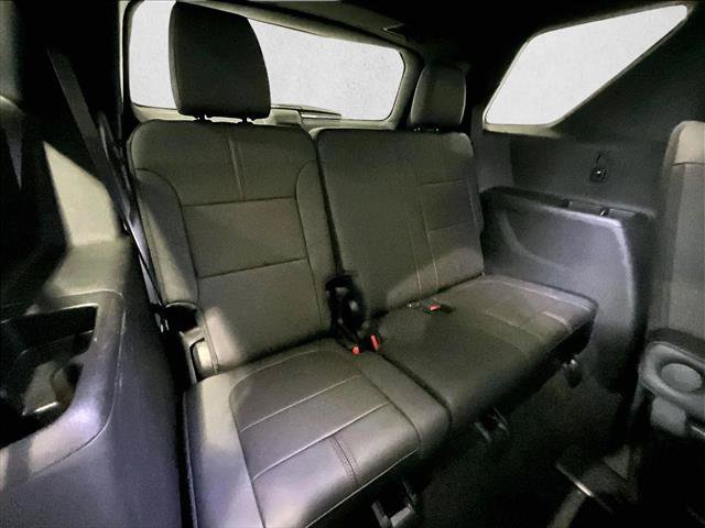 Used 2023 Chevrolet Traverse RS FWD image 30