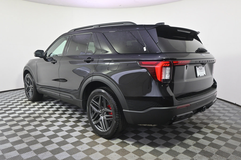 Used 2025 Ford Explorer ST-Line w/ Premium Package AWD/4WD image 3