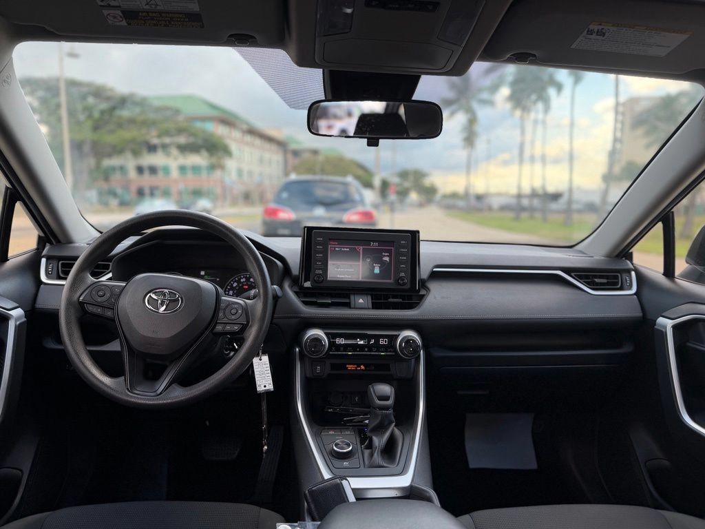 Used 2021 Toyota RAV4 LE AWD/4WD image 11