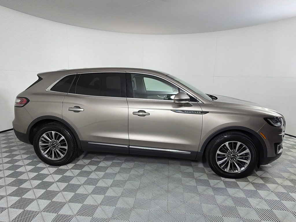 Used 2020 Lincoln Nautilus Reserve image 4