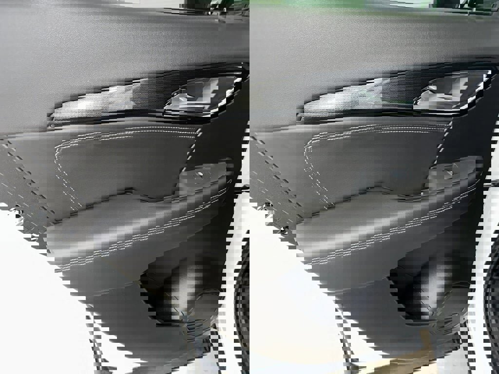 Certified 2023 Buick Envision Essence w/ Sport Touring Package image 19