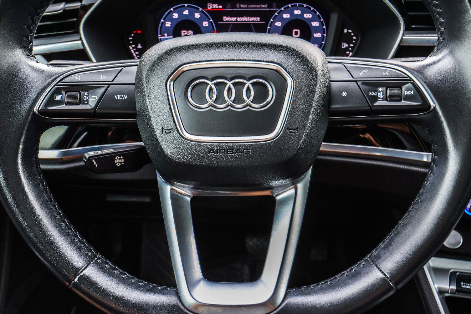 Used 2020 Audi Q3 2.0T Premium w/ Convenience Package AWD/4WD image 16