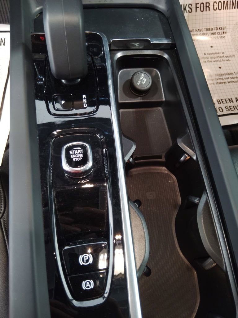 Used 2025 Volvo S60 B5 Core image 19