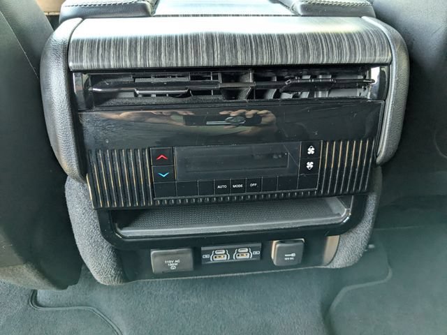 Used 2024 Jeep Wagoneer Series II w/ Flexible Seating Group AWD/4WD image 30