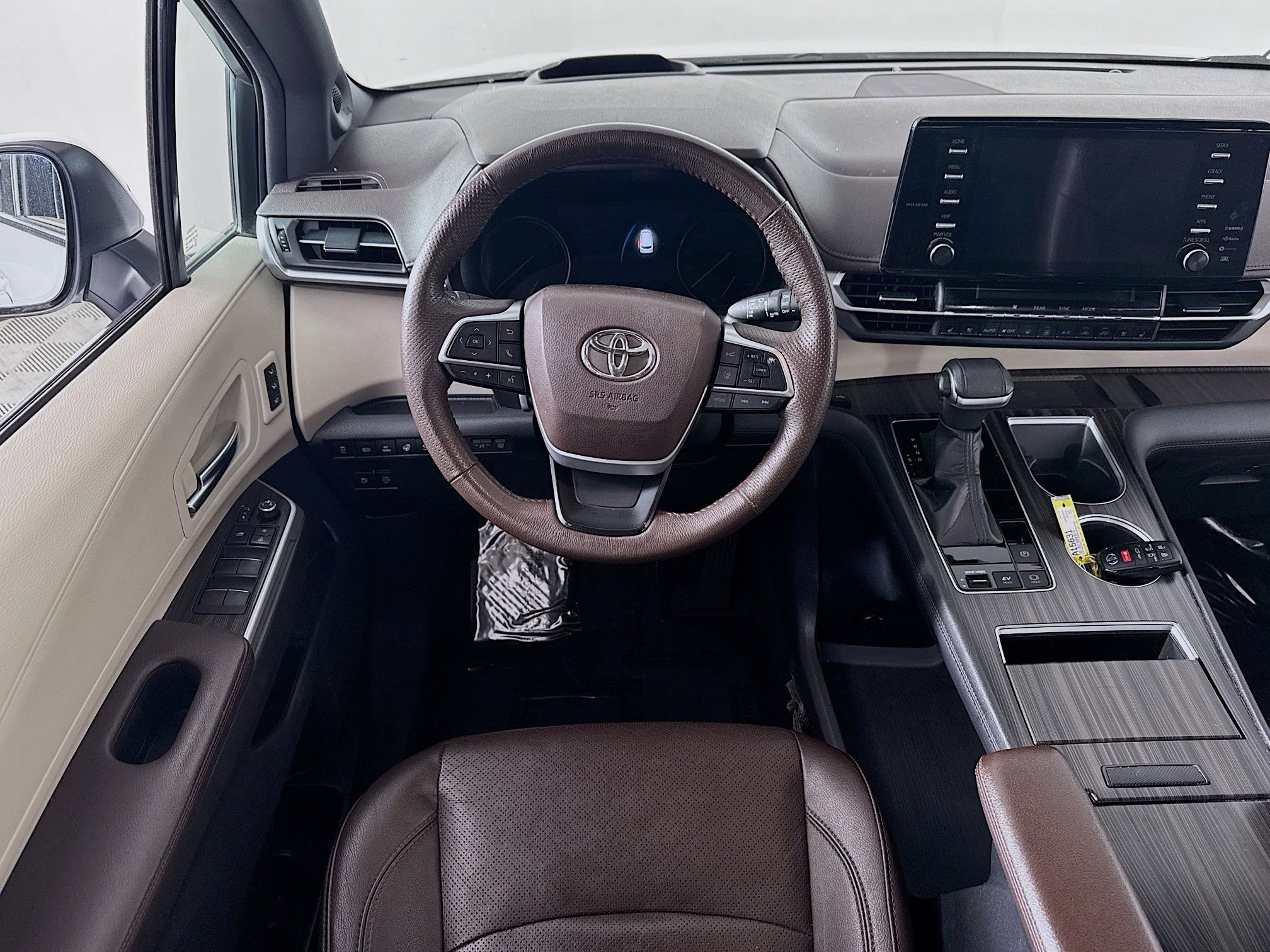 Certified 2022 Toyota Sienna Platinum image 19