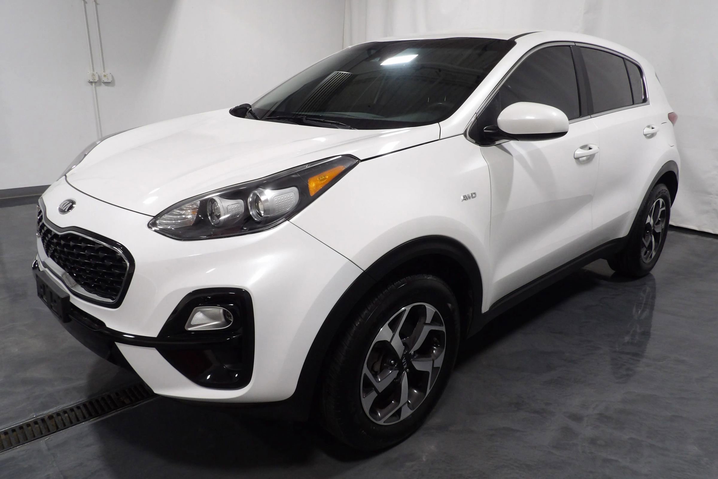 Used 2022 Kia Sportage LX image 3