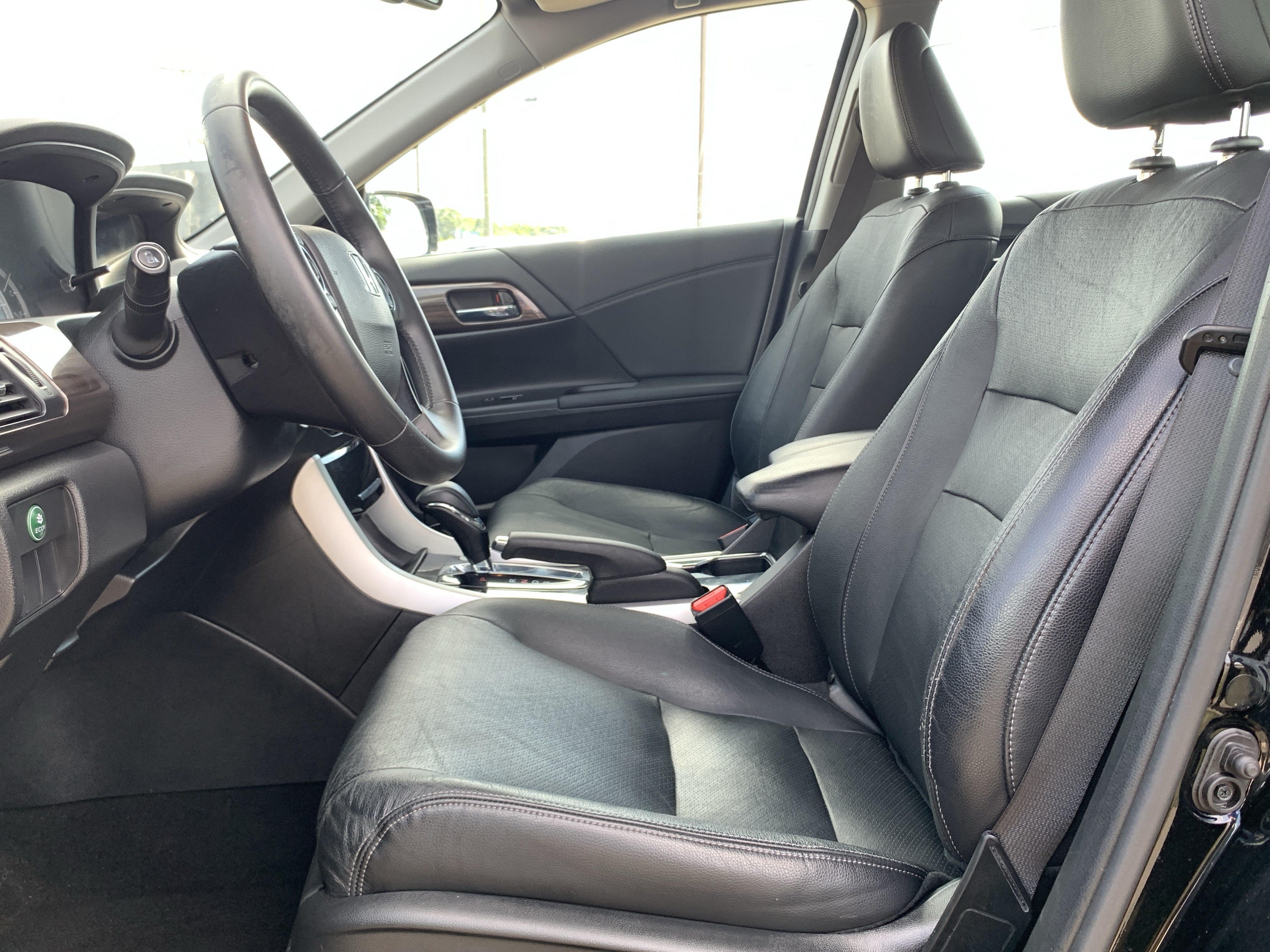 Used 2017 Honda Accord EX-L image 16