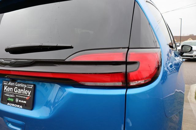 New 2026 Chrysler Pacifica Select w/ S Appearance Package FWD image 33