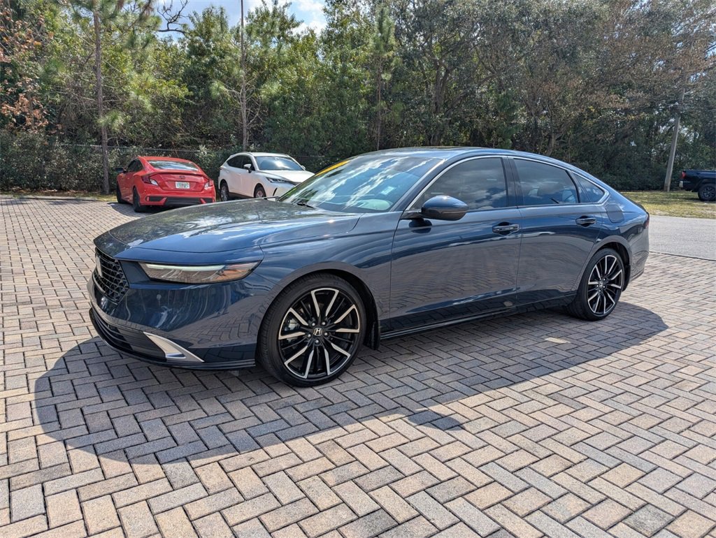 Used 2024 Honda Accord Touring image 3