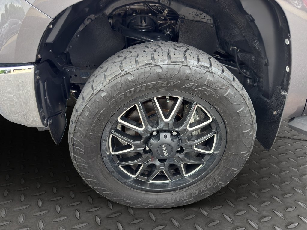 Used 2019 Toyota Tundra SR5 w/ SR5 Upgrade Package AWD/4WD image 14
