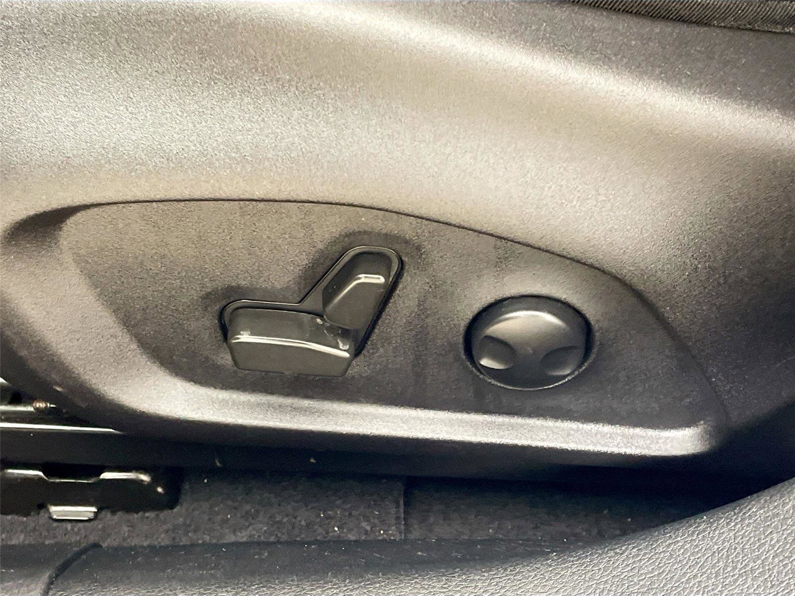 Used 2022 Jeep Compass Trailhawk w/ Trailhawk Convenience Group AWD/4WD image 21