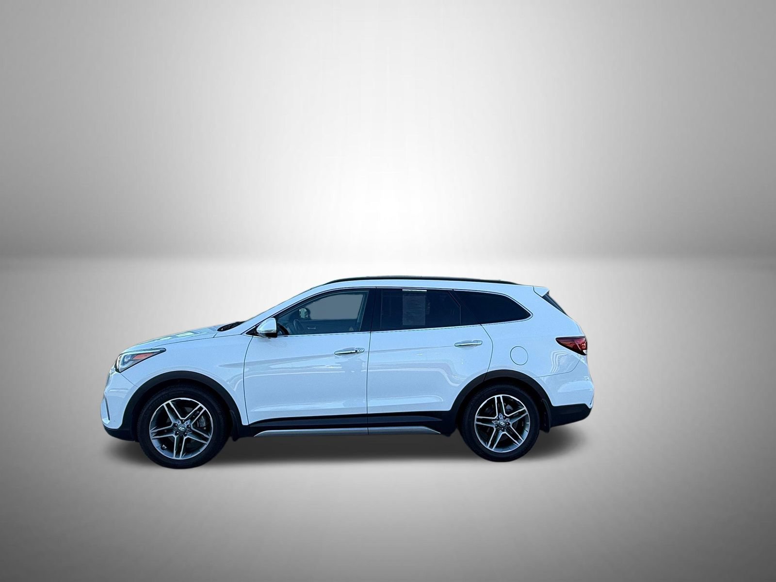 Used 2018 Hyundai Santa Fe Limited AWD/4WD image 1