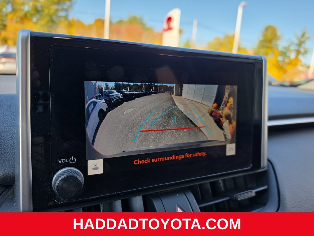 Used 2023 Toyota RAV4 LE AWD/4WD image 18