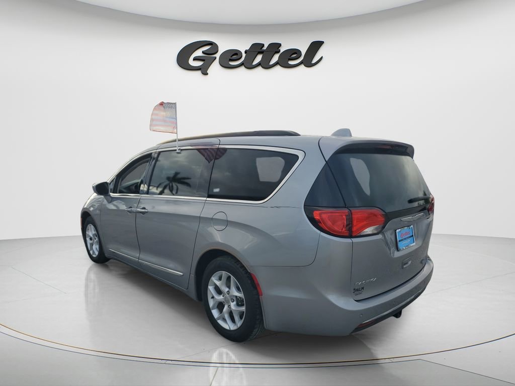 Used 2017 Chrysler Pacifica Touring-L w/ Tire & Wheel Group image 6