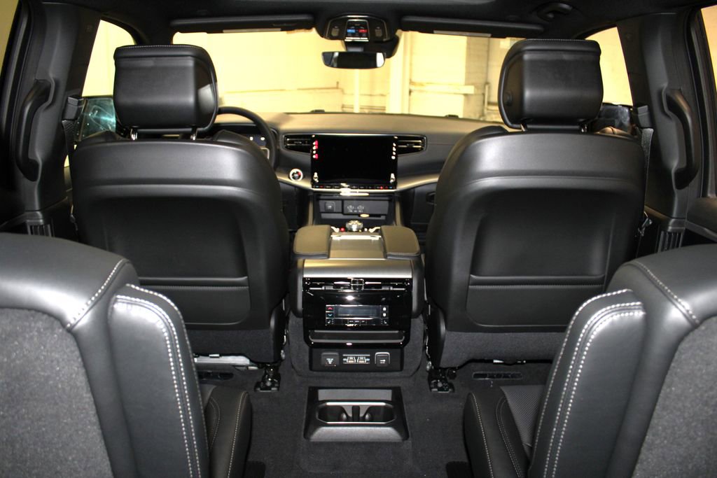 New 2025 Jeep Wagoneer L Series II image 38