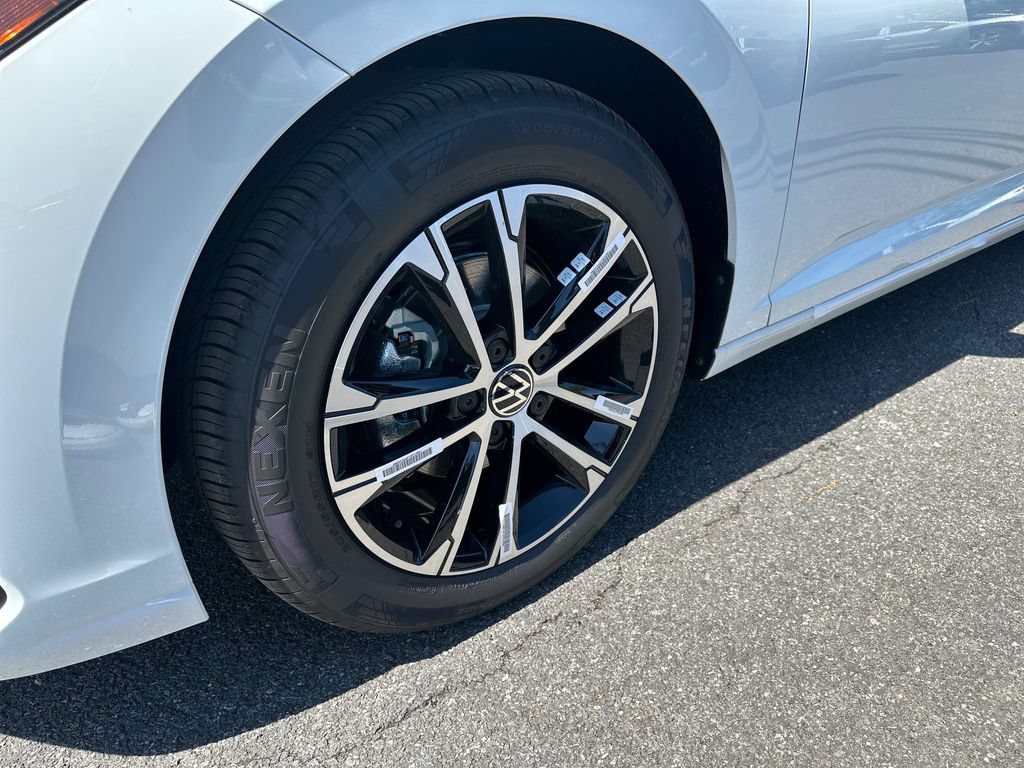 New 2026 Volkswagen Jetta Sport FWD image 2
