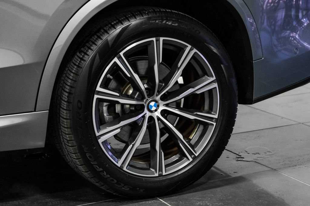 Used 2025 BMW X5 xDrive40i w/ M Sport Package AWD/4WD image 50