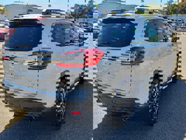 Used 2024 Subaru Ascent Limited w/ Technology Package image 6