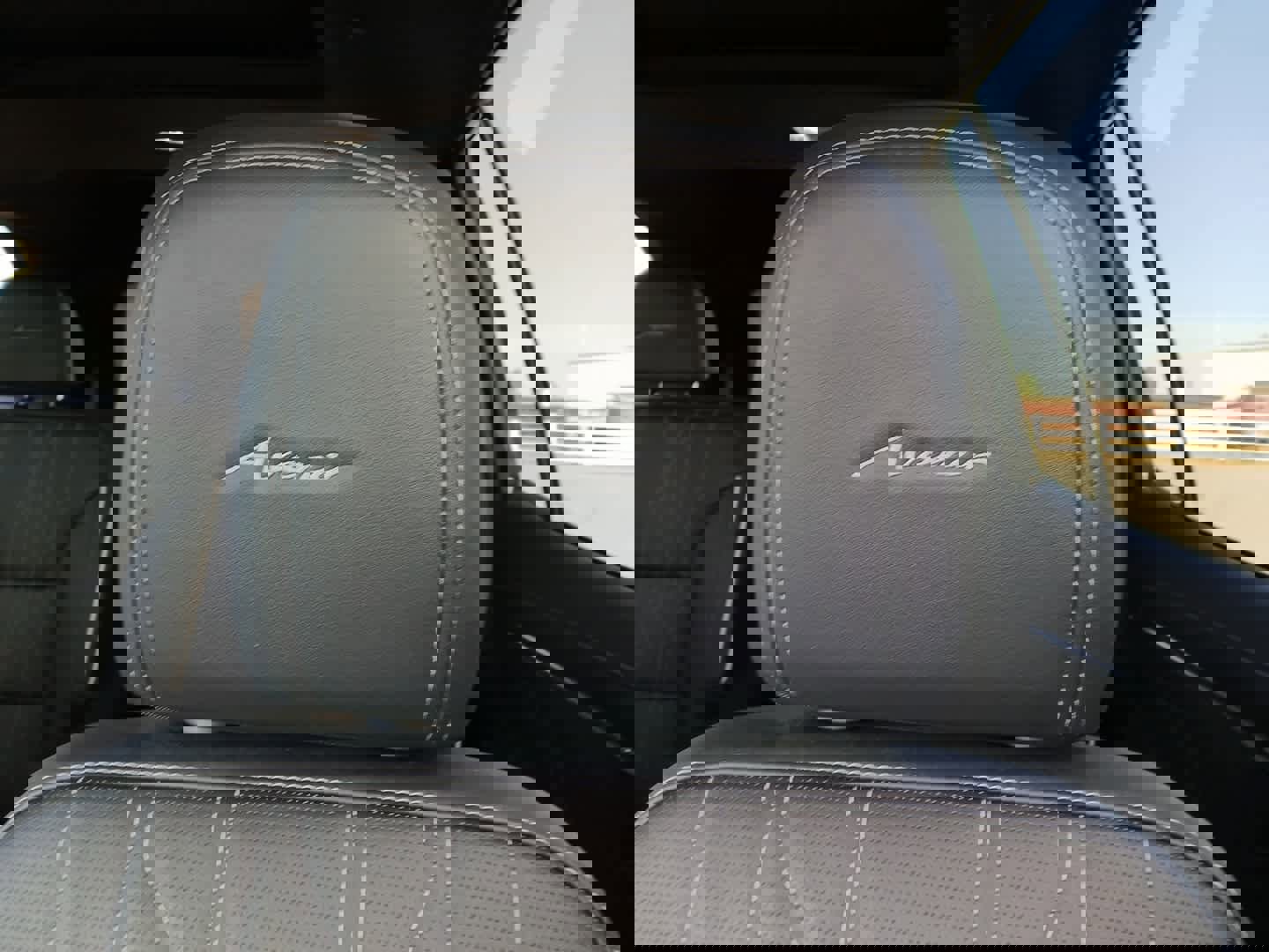 Used 2025 Buick Enclave Avenir w/ Super Cruise Package image 23