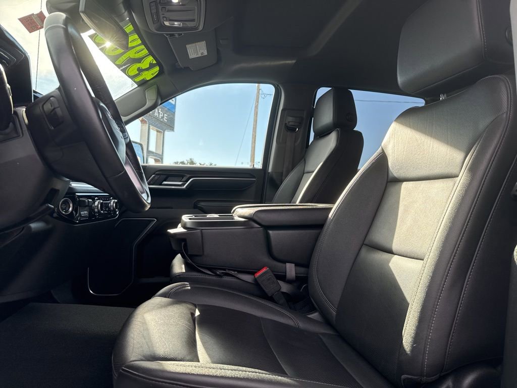 Used 2025 GMC Sierra 1500 SLT image 17