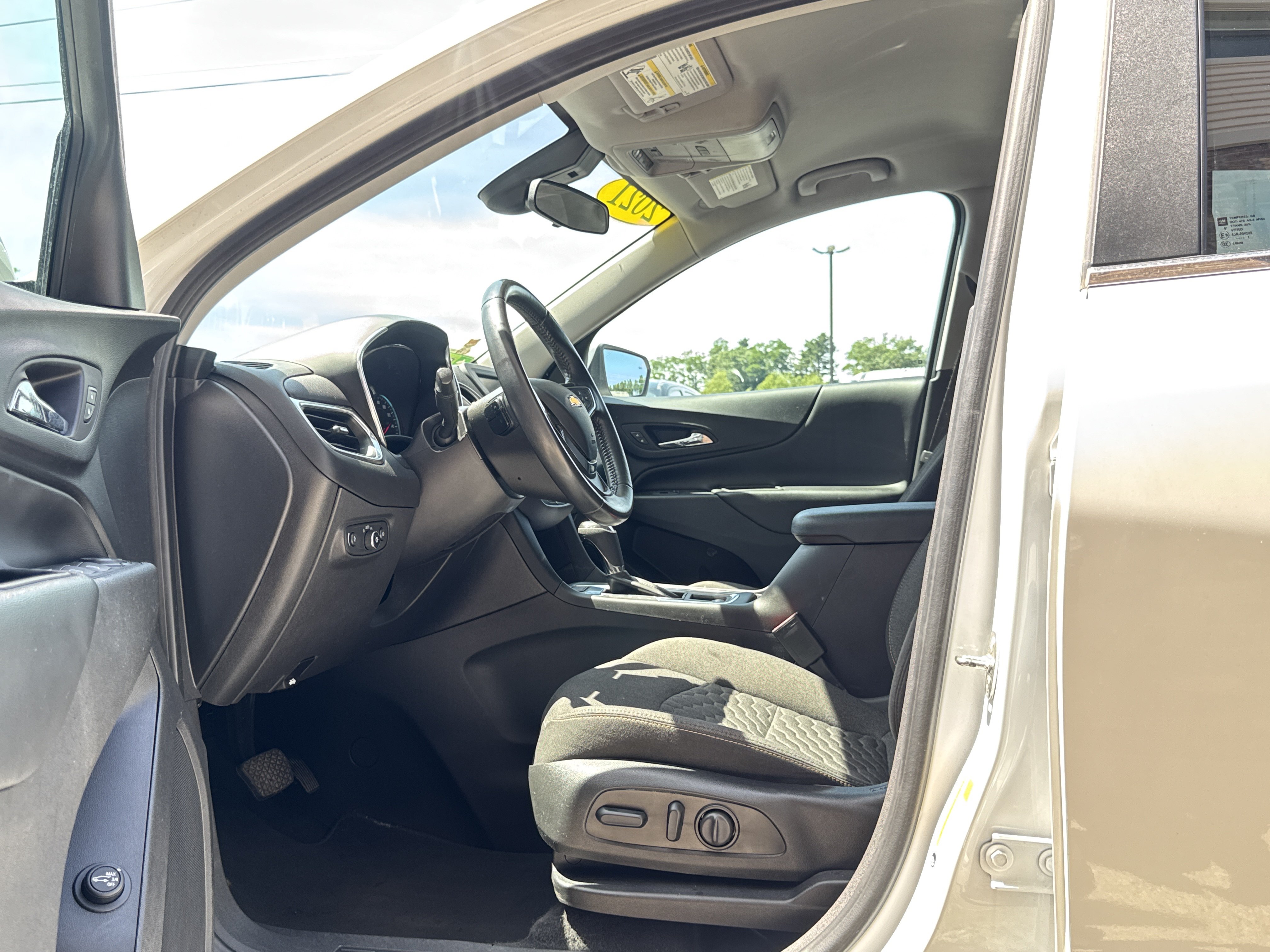 Used 2021 Chevrolet Equinox LT AWD/4WD image 13