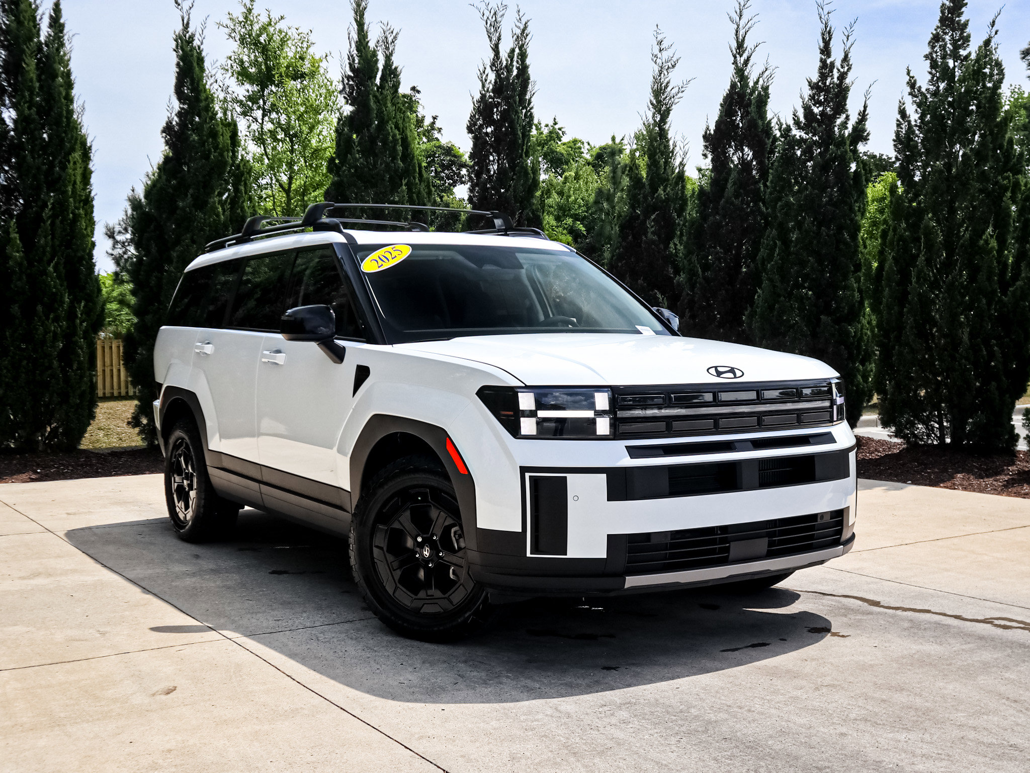 Used 2025 Hyundai Santa Fe XRT image 2