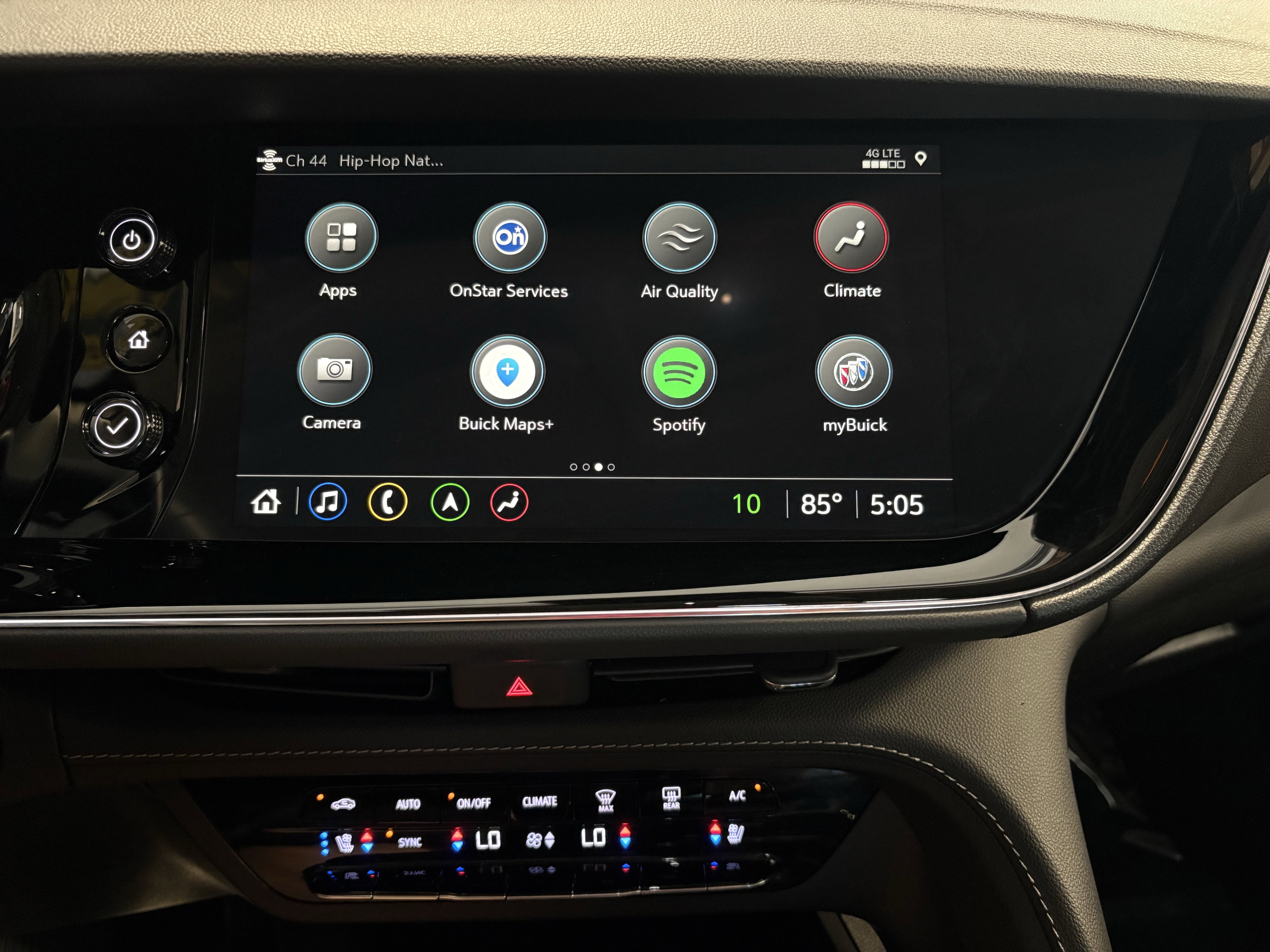Used 2022 Buick Envision Avenir w/ Technology Package II AWD/4WD image 12