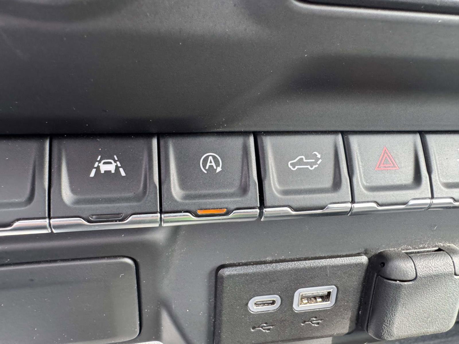 Used 2025 Chevrolet Silverado 1500 W/T image 29