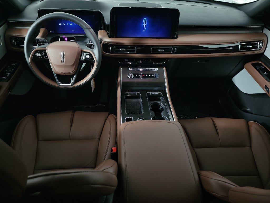 New 2027 Lincoln Aviator Reserve w/ Luxury Package RWD image 9
