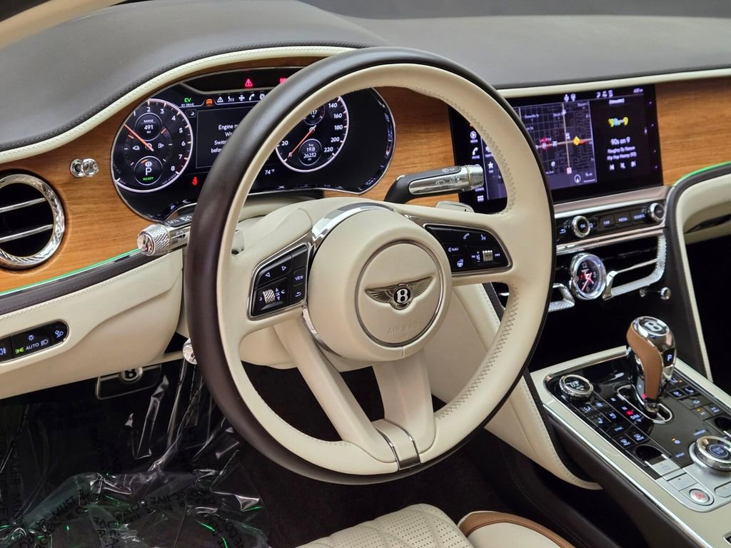 Used 2023 Bentley Flying Spur Plug-In Hybrid image 34