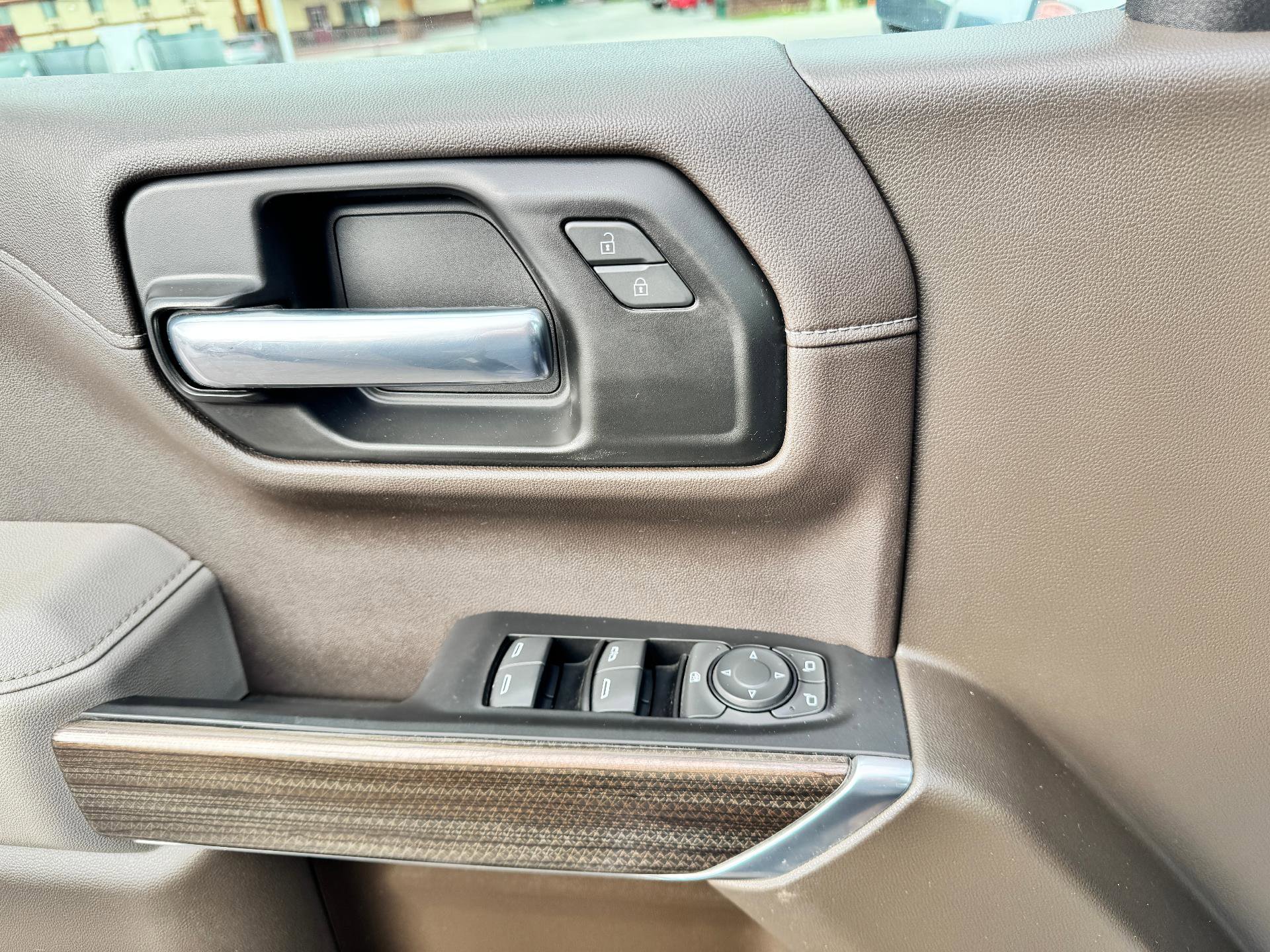 Used 2022 Chevrolet Silverado 1500 LT Trail Boss w/ Convenience Package II image 24