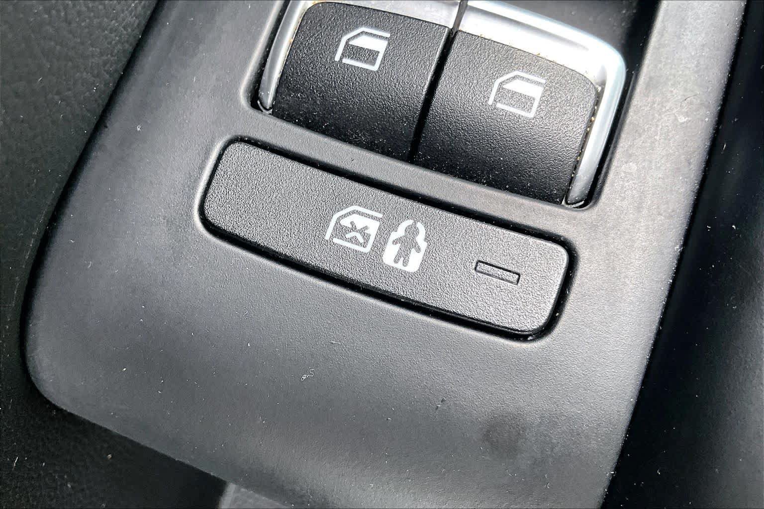 Certified 2023 Kia Sorento S w/ Panoramic Sunroof Package FWD image 34